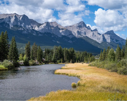 Fluss durch Dorf Malen nach Zahlen